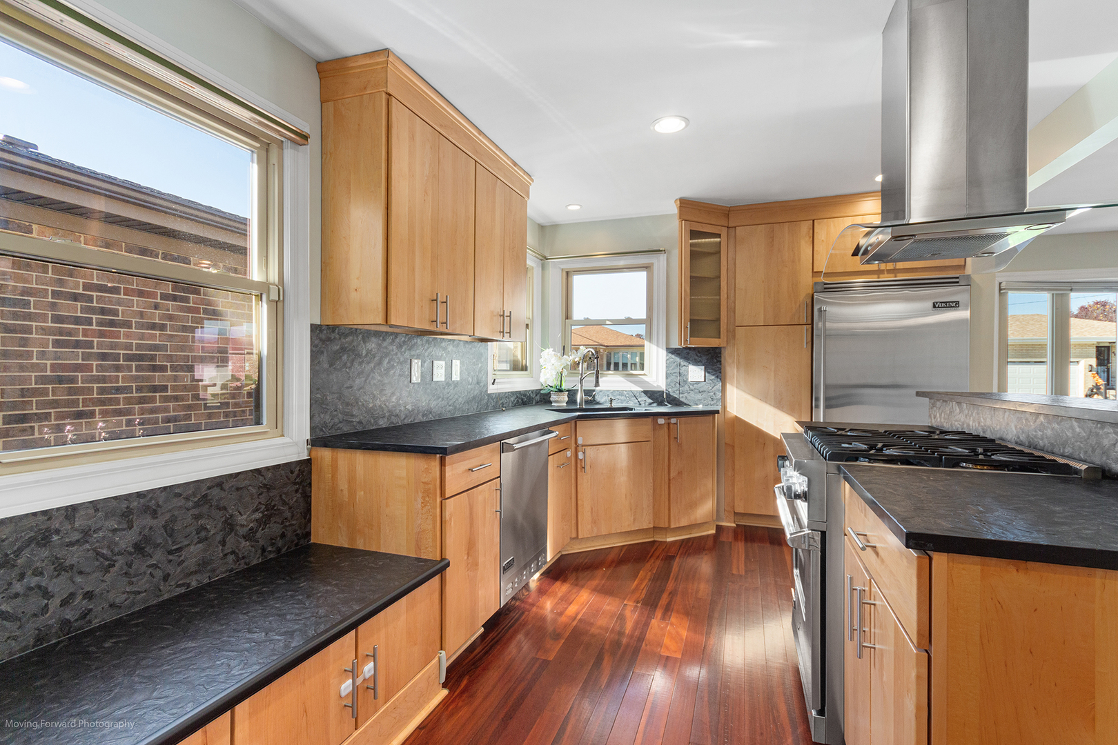 Chicago, Illinois 60656, United States, 3 Bedrooms Bedrooms, ,2 BathroomsBathrooms,Residential,Active,254882