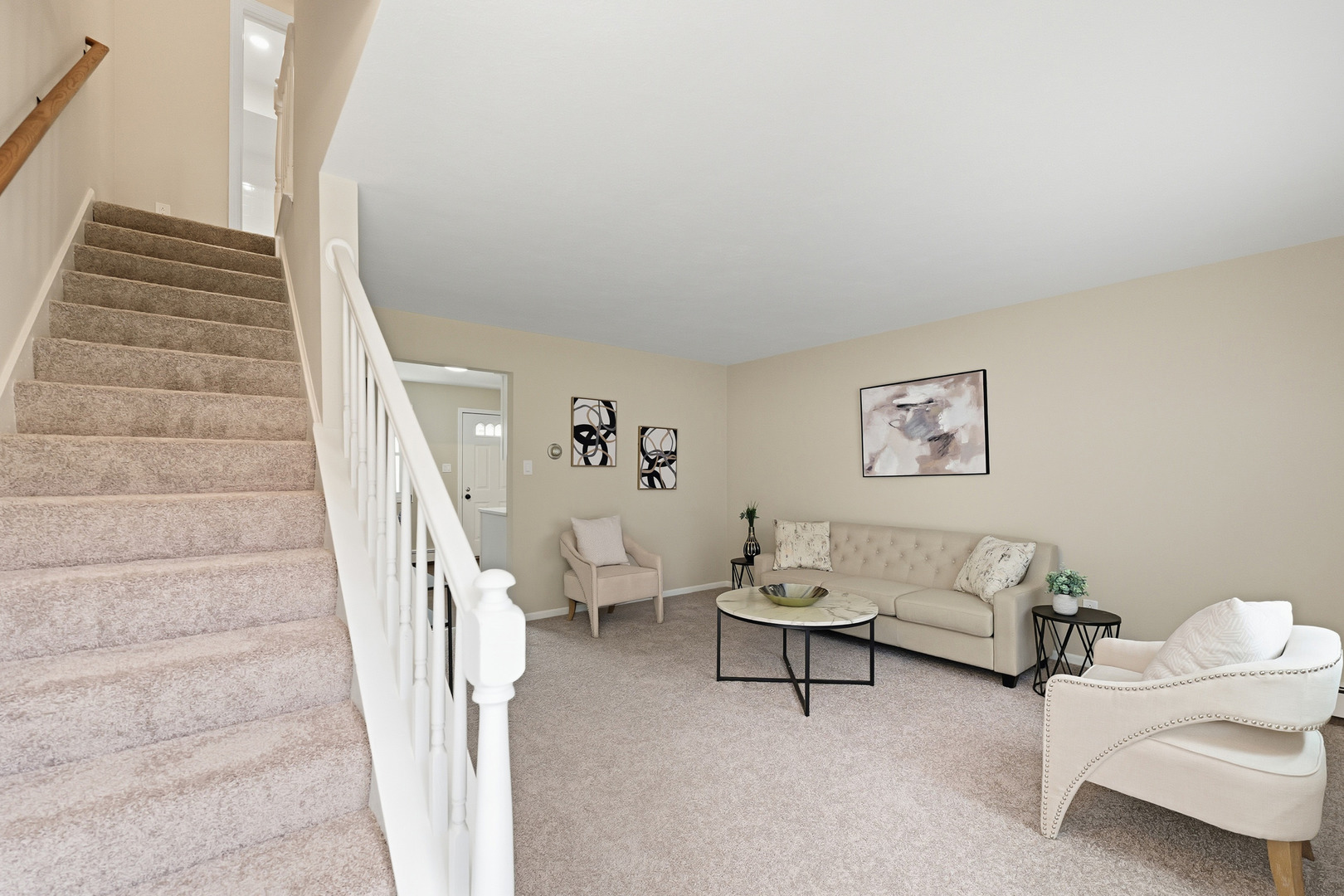 1231 Town Crest Drive E