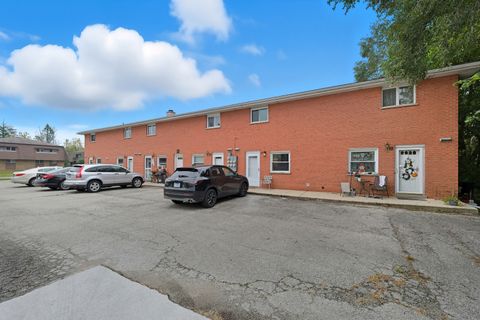 Tiny photo for 1231 Town Crest Drive #E, New Lenox, IL 60451 (MLS # 12439677)