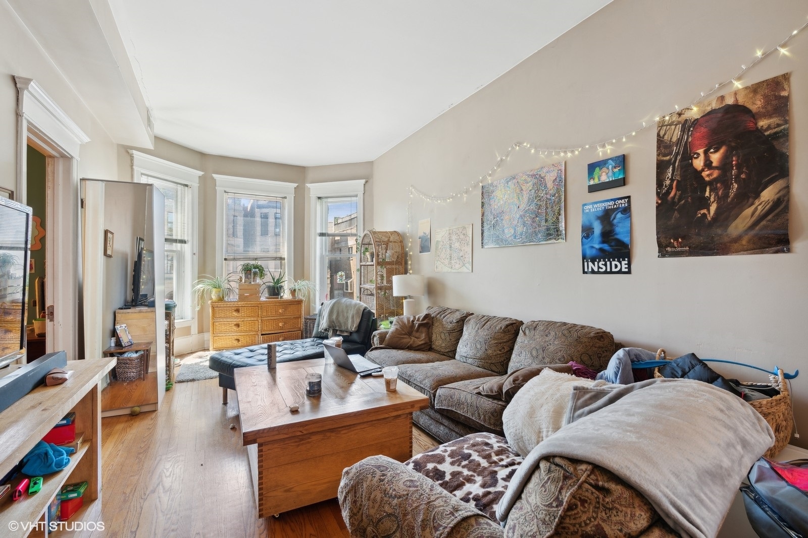 650 W Barry Avenue 2