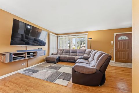 Tiny photo for 15966 Debbie Lane, South Holland, IL 60473 (MLS # 12484336)