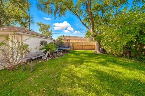 Tiny photo for 15966 Debbie Lane, South Holland, IL 60473 (MLS # 12484336)