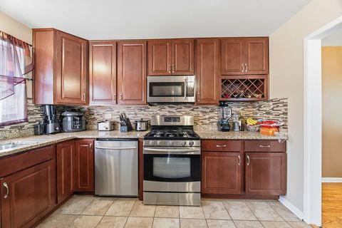 Tiny photo for 15966 Debbie Lane, South Holland, IL 60473 (MLS # 12484336)