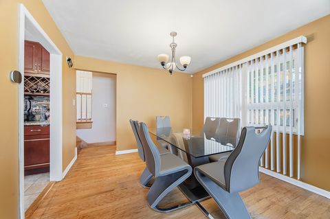 Tiny photo for 15966 Debbie Lane, South Holland, IL 60473 (MLS # 12484336)