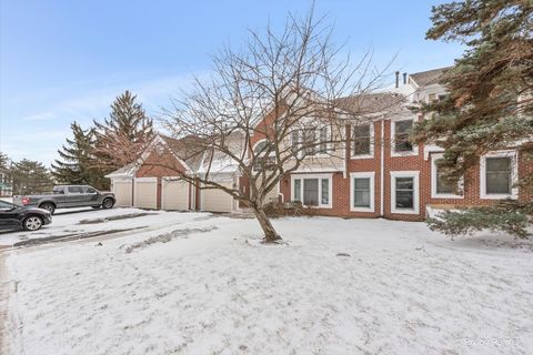 Tiny photo for 1851 Fox Run Drive #D4, Elk Grove Village, IL 60007 (MLS # 12531306)