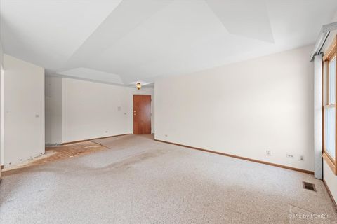 Tiny photo for 1851 Fox Run Drive #D4, Elk Grove Village, IL 60007 (MLS # 12531306)