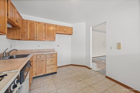 Tiny photo for 1851 Fox Run Drive #D4, Elk Grove Village, IL 60007 (MLS # 12531306)