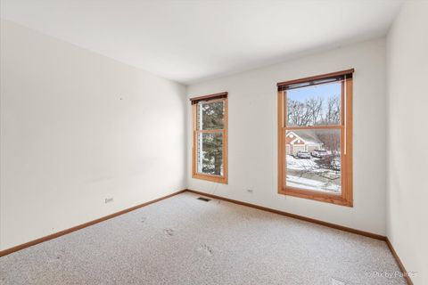 Tiny photo for 1851 Fox Run Drive #D4, Elk Grove Village, IL 60007 (MLS # 12531306)