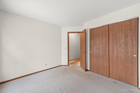 Tiny photo for 1851 Fox Run Drive #D4, Elk Grove Village, IL 60007 (MLS # 12531306)