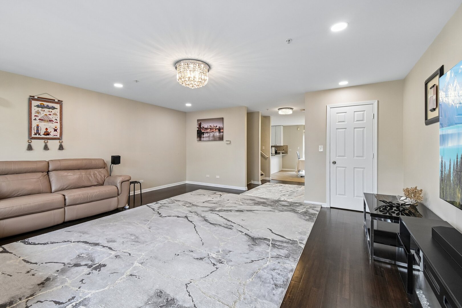 673 E FOUNTAINVIEW Drive 673