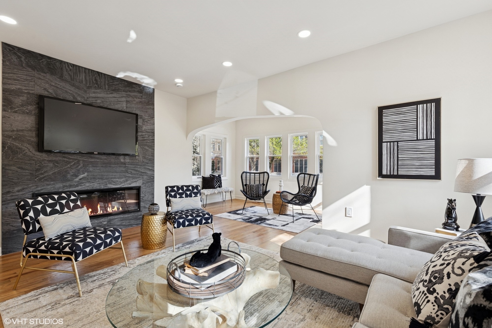 5301 W Berteau Avenue