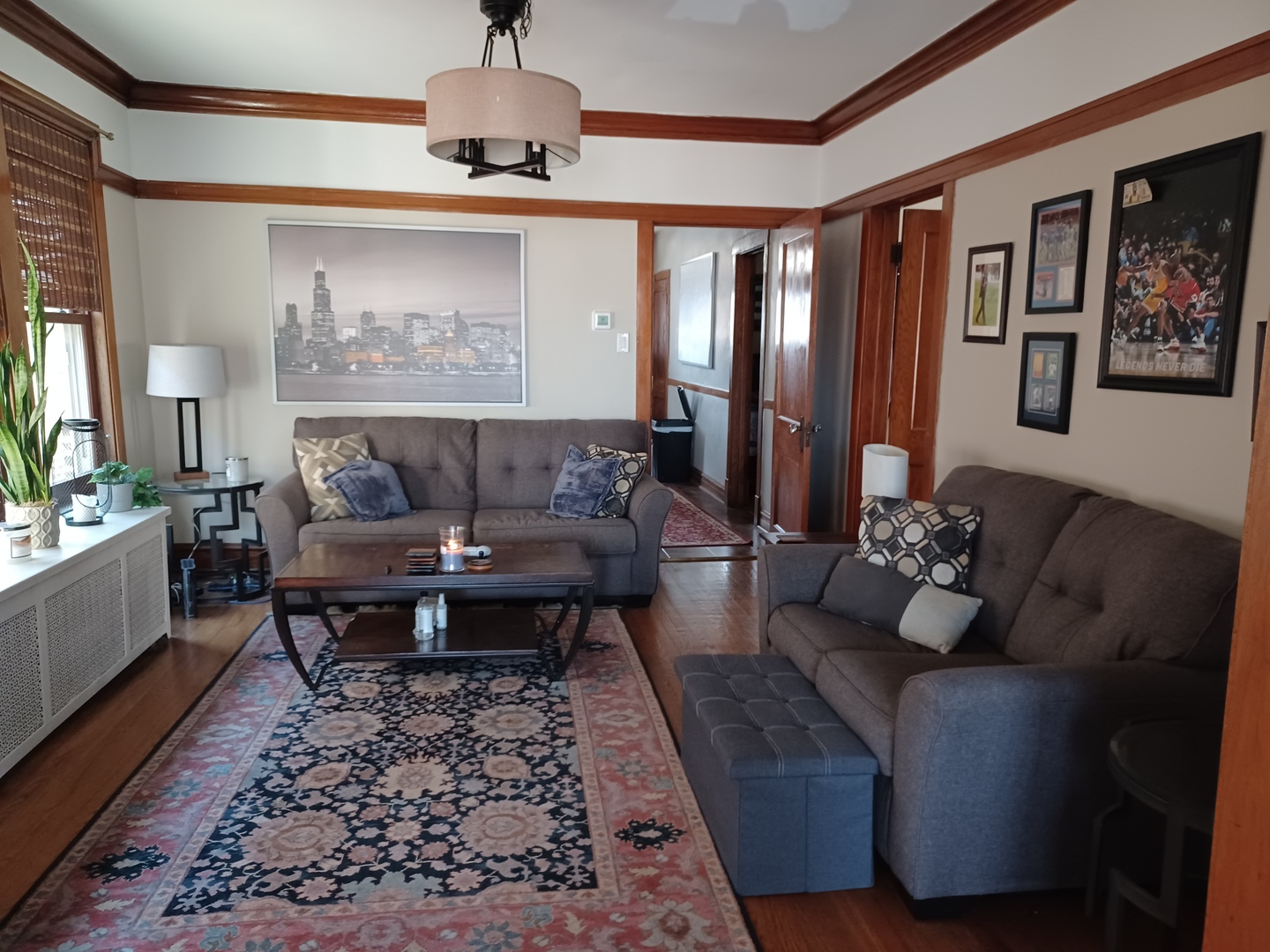2325 W Shakespeare Avenue