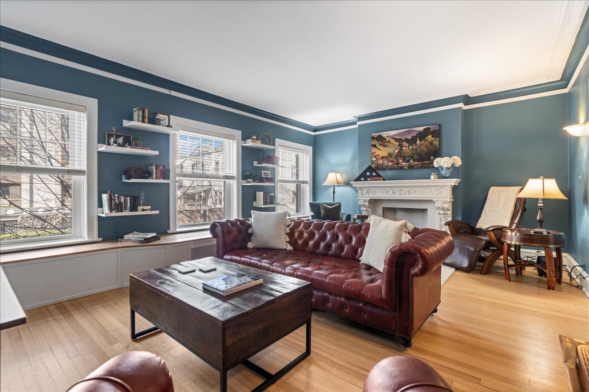 2929 N Pine Grove Avenue 1