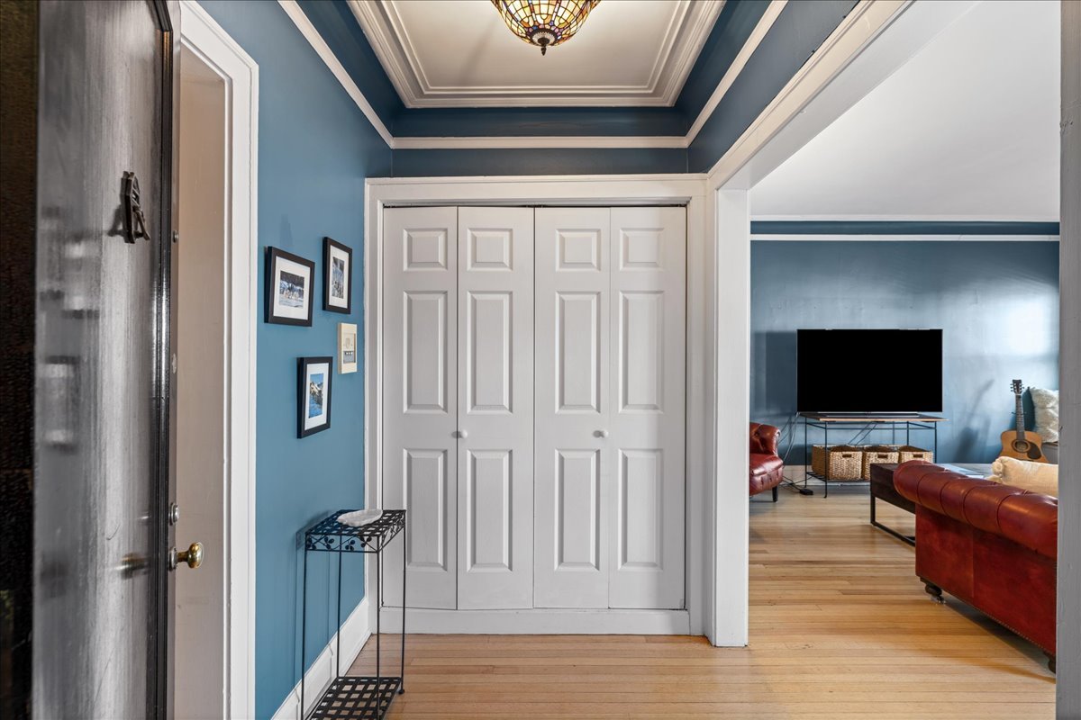 2929 N Pine Grove Avenue 1