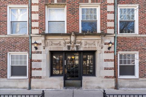 Photo of 2929 N Pine Grove Avenue #1, Chicago, IL 60657 (MLS # 12567765)