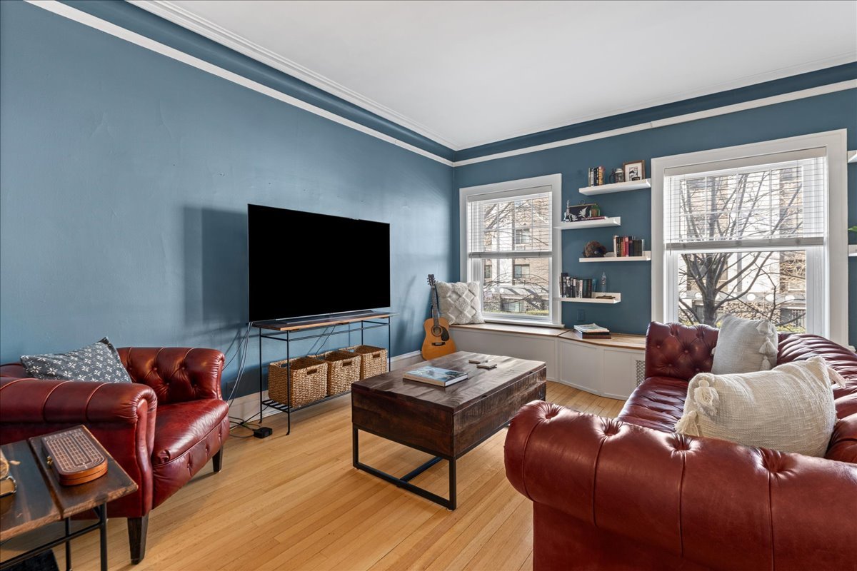 2929 N Pine Grove Avenue 1