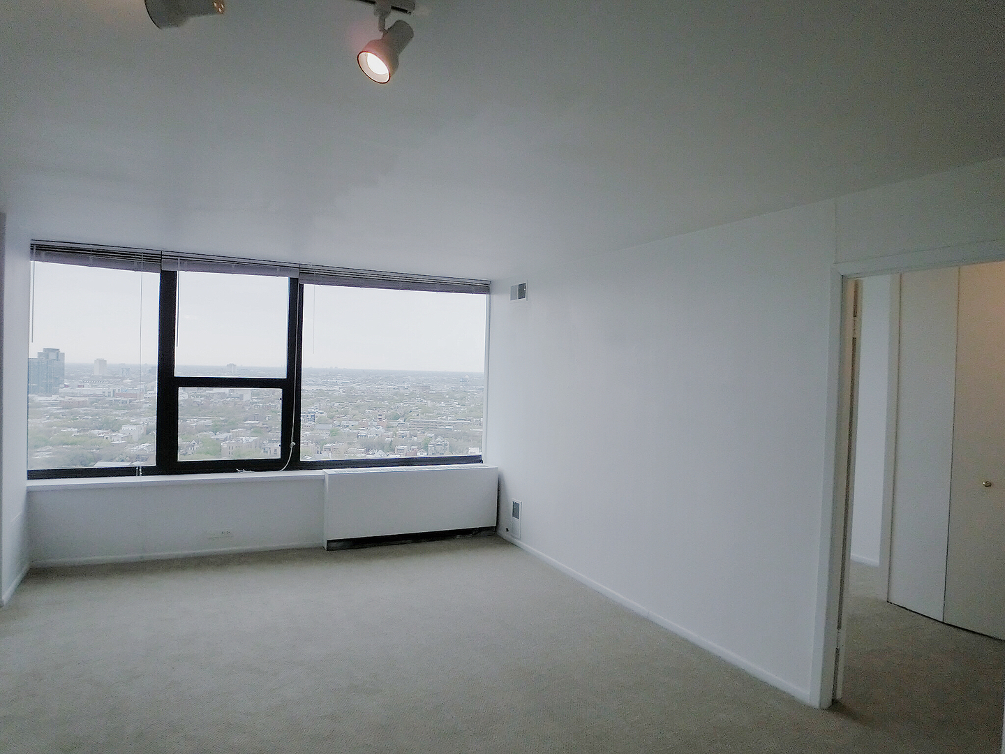 1850 N CLARK Street 2704
