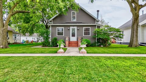 Photo of 1322 W Madison Street, Ottawa, IL 61350 (MLS # 12430820) Photo of 1322 W Madison Street, Ottawa, IL 61350 (MLS # 12430820)