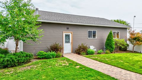 Tiny photo for 1322 W Madison Street, Ottawa, IL 61350 (MLS # 12430820)