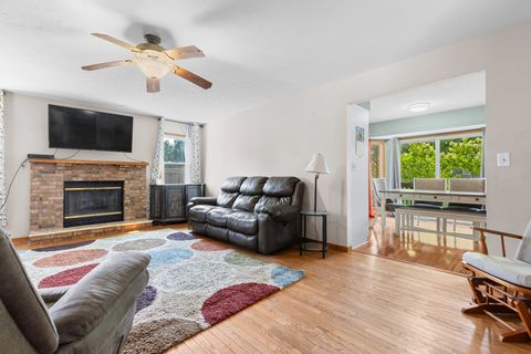 Tiny photo for 706 Pin Oak Road, Rockton, IL 61072 (MLS # 12424112)