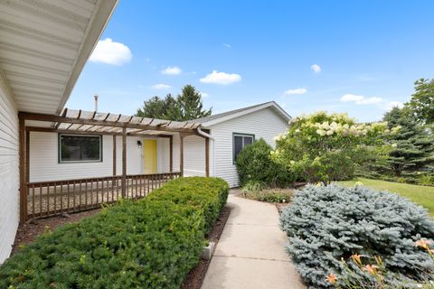 Tiny photo for 706 Pin Oak Road, Rockton, IL 61072 (MLS # 12424112)