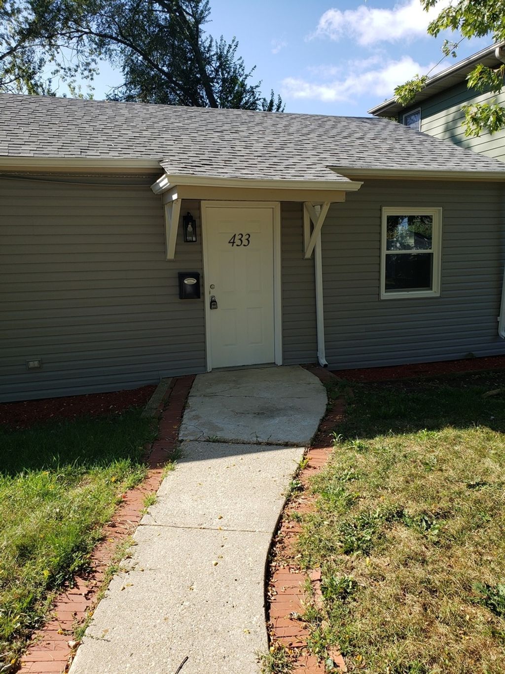 Photo for 433 E High Street E, Mundelein, IL 60060 (MLS # 12506574)