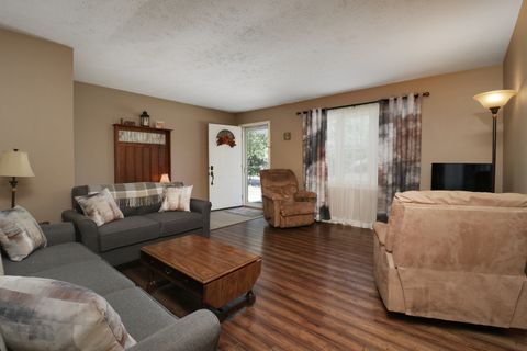 Tiny photo for 3 Kenfield Circle, Bloomington, IL 61704 (MLS # 12491318)