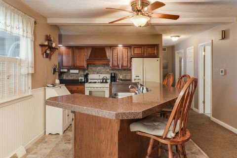 Tiny photo for 3 Kenfield Circle, Bloomington, IL 61704 (MLS # 12491318)