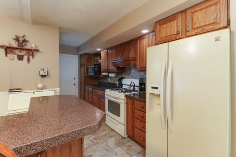 Tiny photo for 3 Kenfield Circle, Bloomington, IL 61704 (MLS # 12491318)