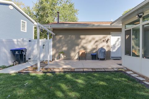 Tiny photo for 3 Kenfield Circle, Bloomington, IL 61704 (MLS # 12491318)
