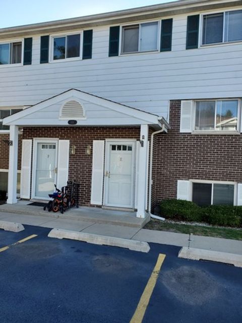 Photo of 551 W Park Avenue #E, Libertyville, IL 60048 (MLS # 12490143)
