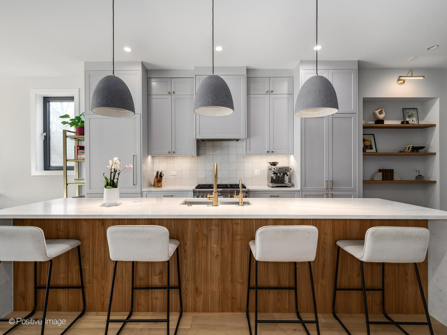 934 N Winchester Avenue 1