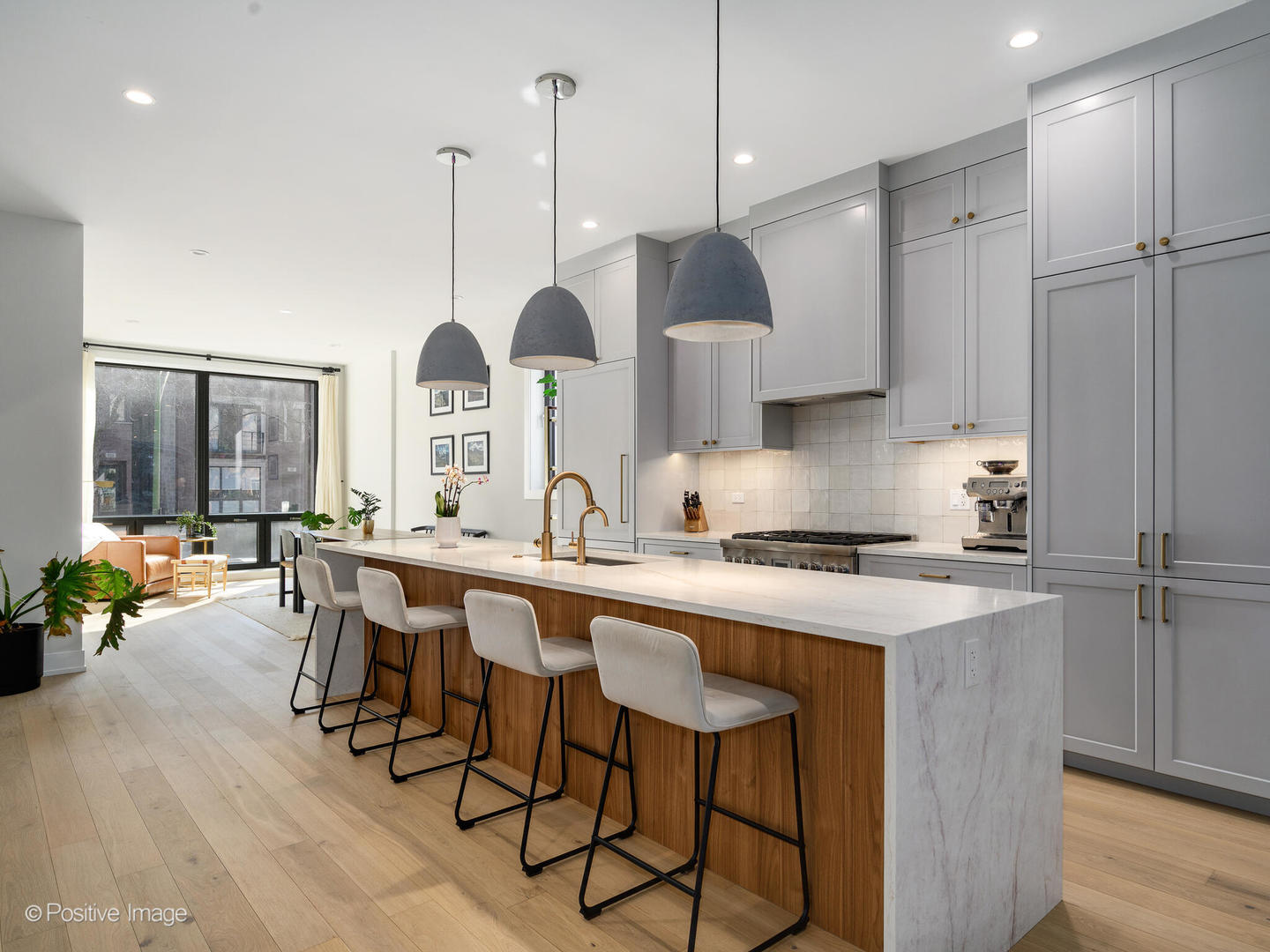 934 N Winchester Avenue 1