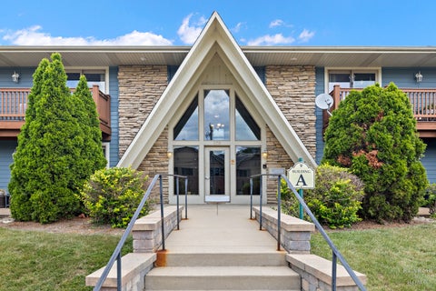 Photo of 300 Opatrny Drive #211, Fox River Grove, IL 60021 (MLS # 12691535)