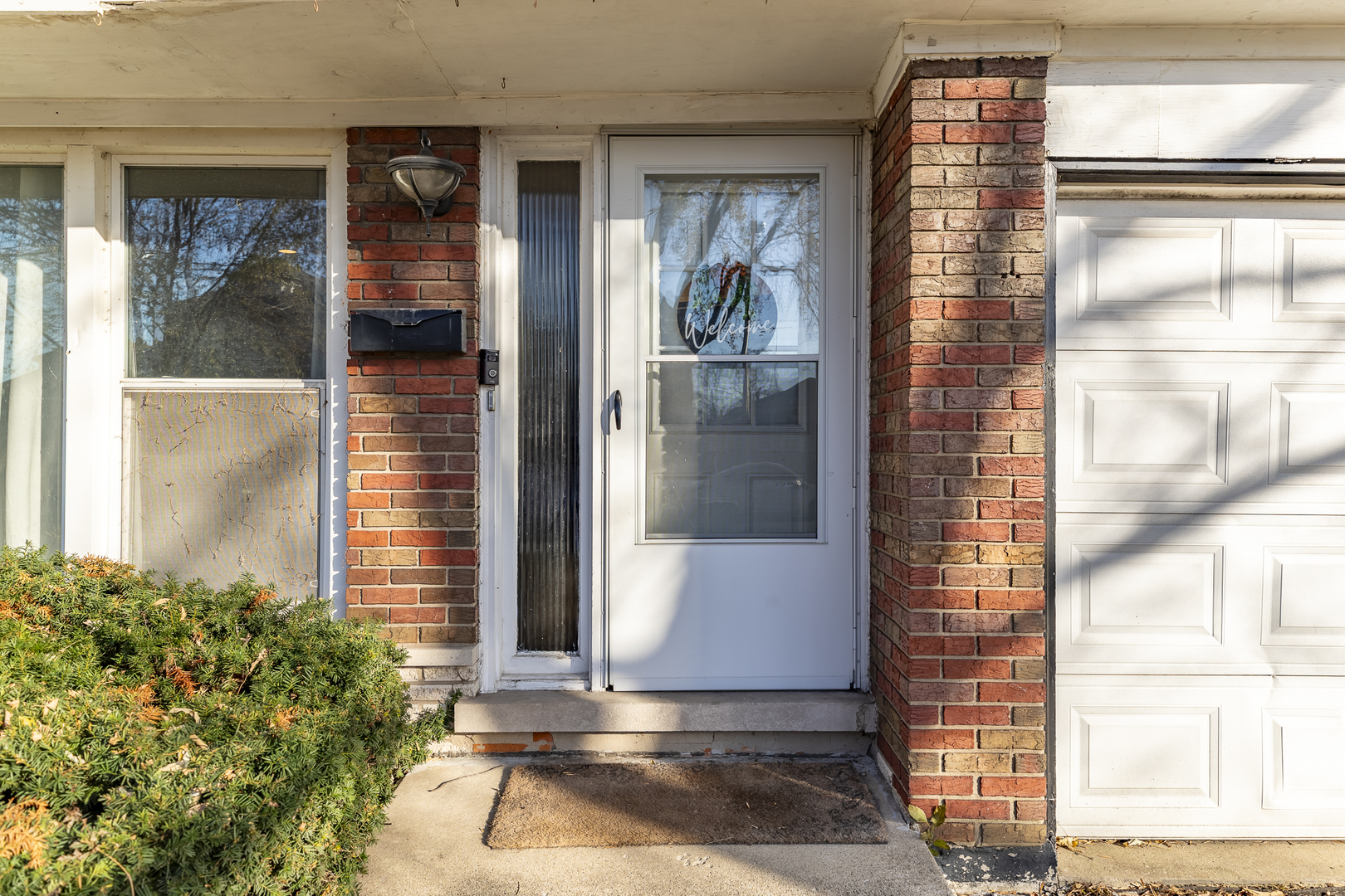 13415 S Mackinaw Avenue