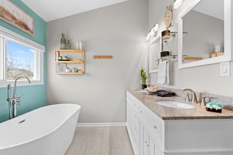 Tiny photo for 1289 WESTPORT RIDGE Rdg, Crystal Lake, IL 60014 (MLS # 12498025)