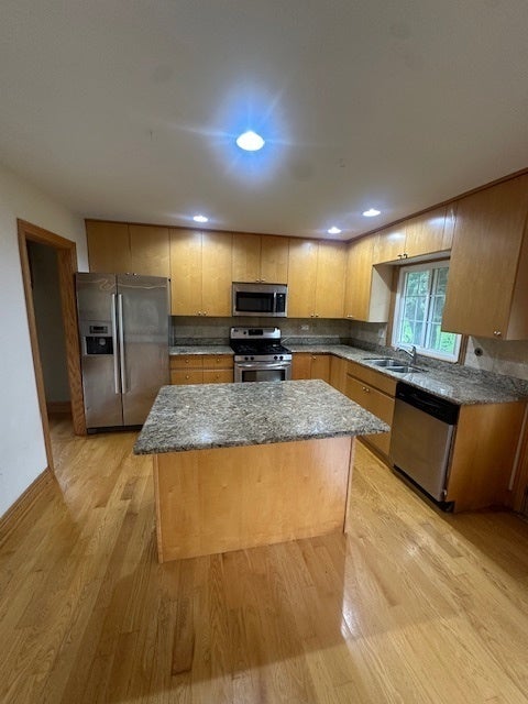 9S711 BROOKBANK Road