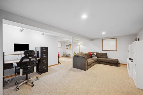 Tiny photo for 481 Sussex Court, Buffalo Grove, IL 60089 (MLS # 12485264)