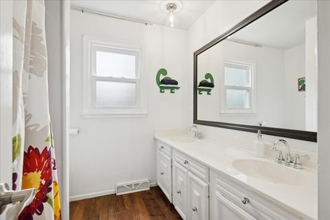 Tiny photo for 481 Sussex Court, Buffalo Grove, IL 60089 (MLS # 12485264)