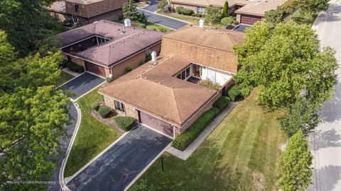 Tiny photo for 2510 Salceda Drive, Northbrook, IL 60062 (MLS # 12476418)