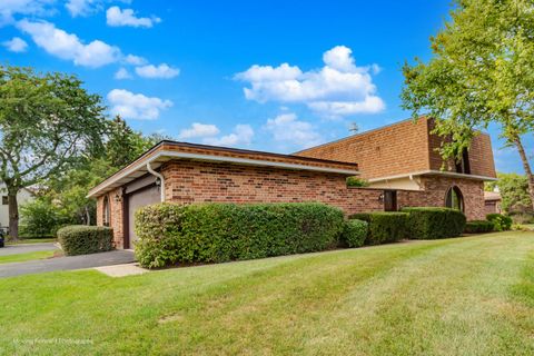 Tiny photo for 2510 Salceda Drive, Northbrook, IL 60062 (MLS # 12476418)