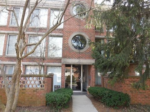 8050 Arbor Lane 303 Northfield IL 60093