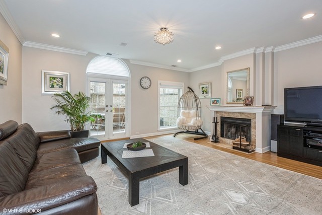 339 W Webster Avenue 6