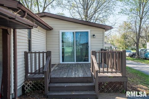 Tiny photo for 1615 E Saint Louis Street, West Frankfort, IL 62896 (MLS # QC4262645)