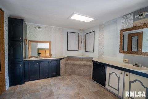 Tiny photo for 1615 E Saint Louis Street, West Frankfort, IL 62896 (MLS # QC4262645)