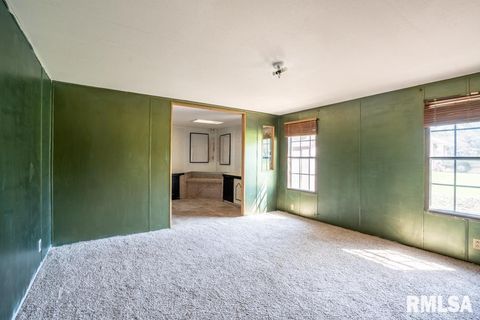 Tiny photo for 1615 E Saint Louis Street, West Frankfort, IL 62896 (MLS # QC4262645)