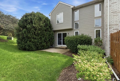 Tiny photo for 3318 Cottonwood Court, McHenry, IL 60051 (MLS # 12739918)