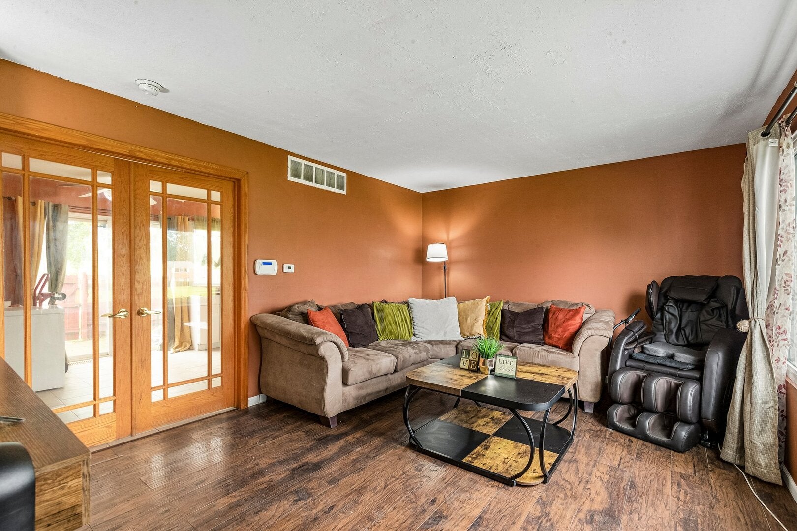 433 SALEM Square 6