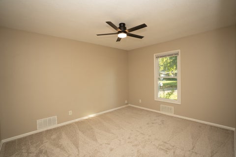 Tiny photo for 1430 Lakewood Drive, Bettendorf, IA 52722 (MLS # 12792401)