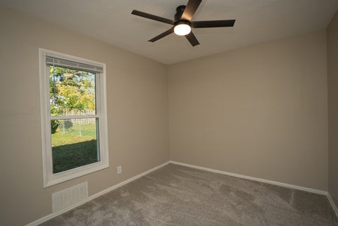 Tiny photo for 1430 Lakewood Drive, Bettendorf, IA 52722 (MLS # 12792401)